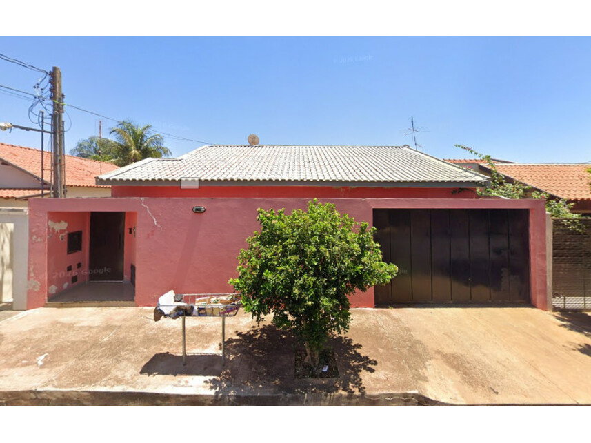 Casa em leilão com 4 quartos e 212m² de área construída