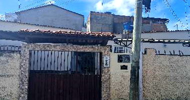 Casa 2 quartos, 1 banheiro, 71.4m² construída, 1 vaga, desocupada