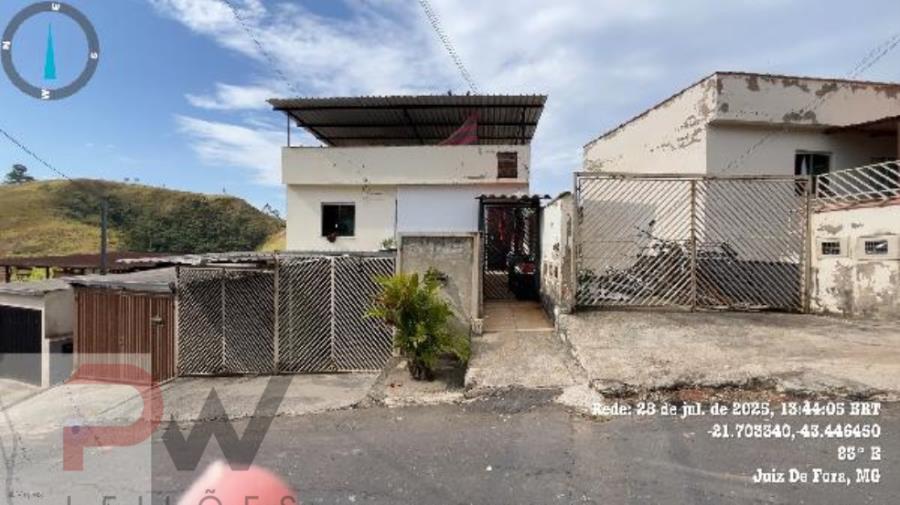 Casa em Juiz de Fora com 2 quartos e 1 vaga