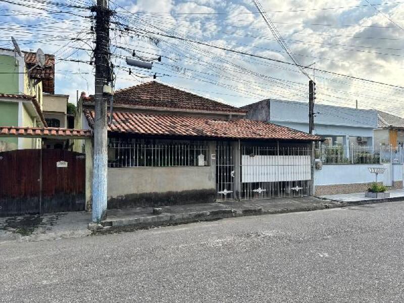Casa em São Gonçalo/RJ com 49m² de área construída