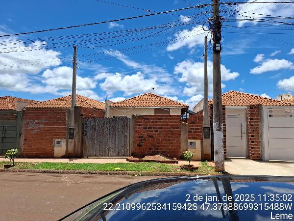 Casa com 2 quartos, 1 banheiro, 1 vaga e 43,92m² construída