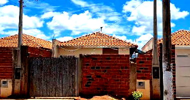 Casa com 2 quartos, 1 banheiro, 1 vaga e 43,92m² construída