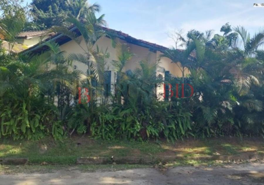 Casa com 3 quartos, piscina e churrasqueira em Bertioga