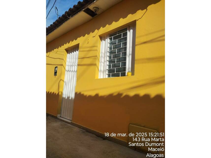 Casa desocupada com 48m² construída e 518m² de terreno