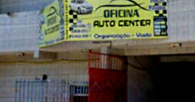 Casa de sítio com oficina, 4 salas, banheiro e varanda