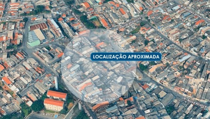 Casa com 69 m² construídos e 233 m² de terreno, 2 quartos, 1 banheiro, desocupada