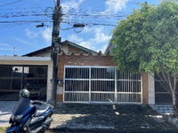 Casa com 2 quartos, 2 banheiros e 1 vaga de garagem