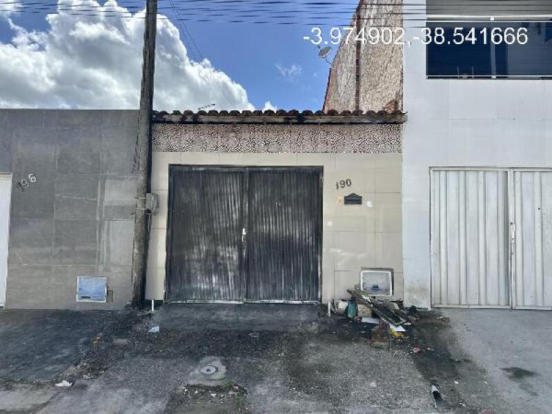 Casa com 2 Quartos em Itaitinga/CE