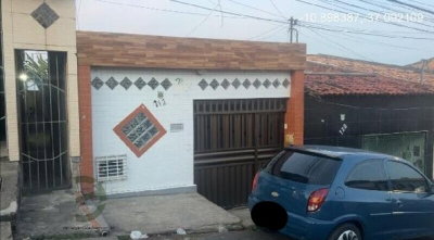 Casa com 2 Quartos e 2 Banheiros em Aracaju