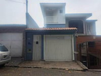 Casa com 3 Quartos e 204m² de Área Construída -