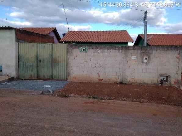 Casa com 2 quartos, 1 banheiro, 51m² área privativa e 1 vaga