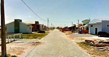 Edificação industrial e residencial com 337,25m², 3 banheiros