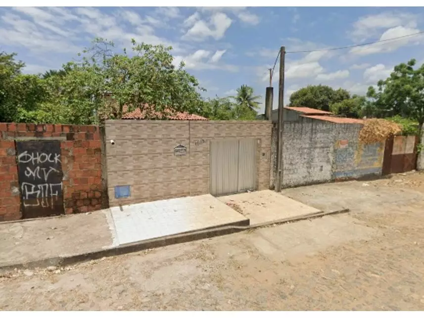 Casa com 132m² construída em terreno de 456m², imóvel ocupado
