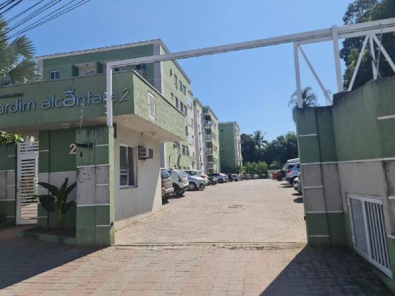 Apartamento com 2 Quartos e Vaga em São Gonçalo