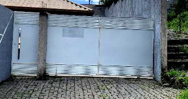Casa com 1 quarto, banheiro, sala, cozinha e 1 vaga de garagem