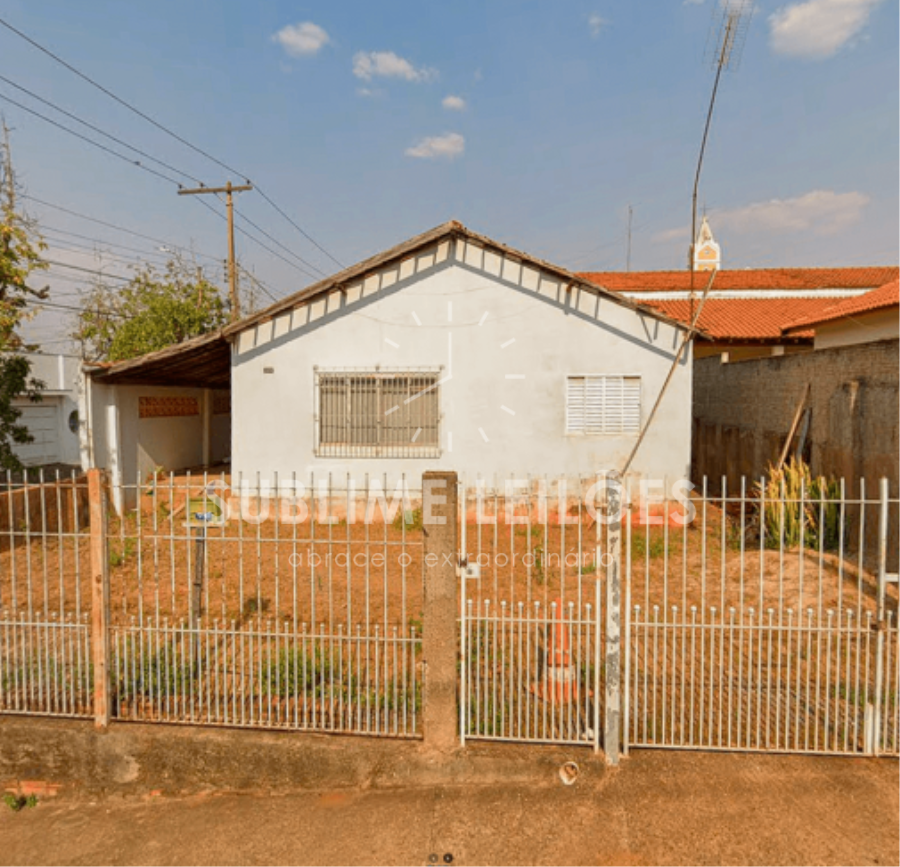 Terreno com Benfeitorias em Iacanga