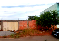 Casa em Nerópolis com 360m² de terreno