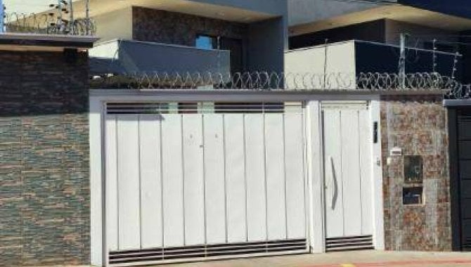 Casa em Condomínio com 3 Quartos em Campo Grande - MS