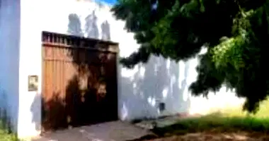 Galpão Desocupado com 500m² de Terreno e Construção