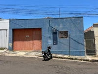 Imóvel comercial com 163,35m² no centro de Siqueira Campos
