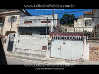 Casa com 2 quartos, 1 banheiro, 66m² construída, desocupada