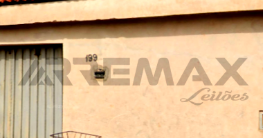 Casa residencial 2 quartos, 1 banheiro, garagem 3 vagas, 110m² construída