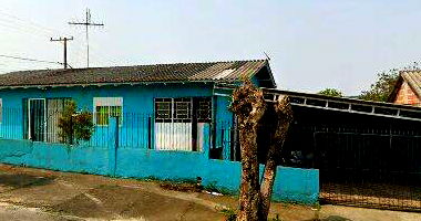 Casa de madeira c/aprox. 30m² em estado ruim