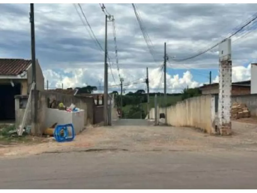 Casa em Leilão com 35.10m² Construída e Terreno de 152.78m²