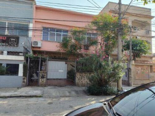 Apartamento com 2 Quartos e 1 Banheiro