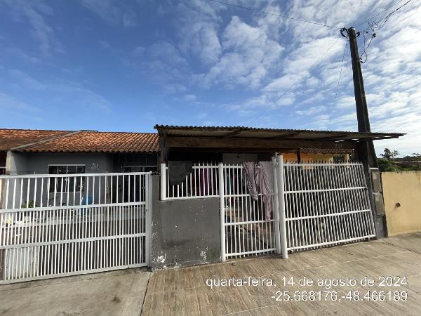 Casa com 2 Quartos e 1 Vaga em Pontal do Paraná