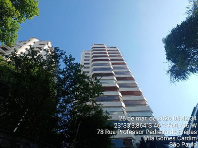 Apartamento de 4 quartos, 3 banheiros e 320,83 m²
