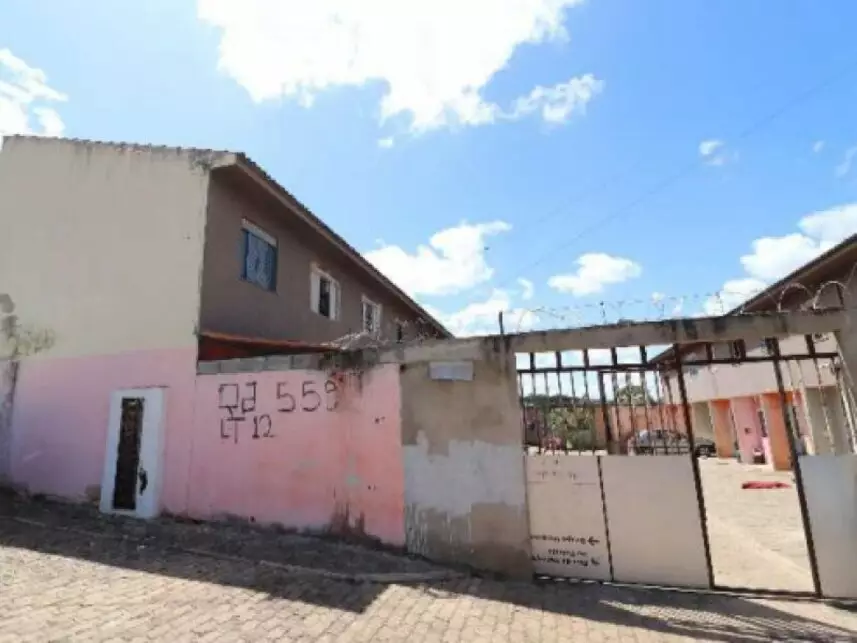 Casa com 2 quartos e 1 banheiro, área privativa de 46,95m², ocupada