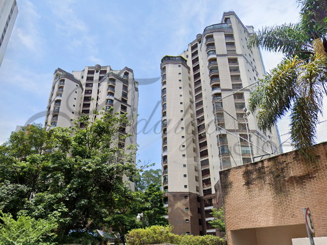 Apartamento 245m² com 2 vagas, Condomínio Chácara Tangará