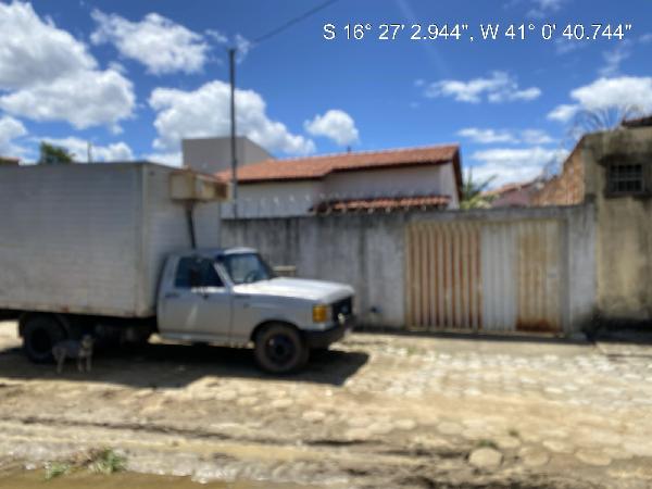 Casa com 2 quartos em Jequitinhonha/MG
