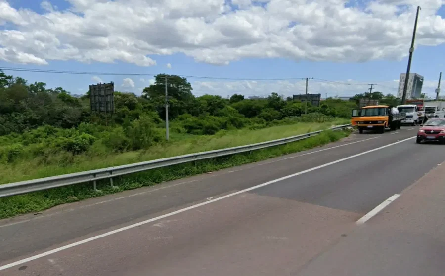 Área de 79.427,45m², pronta para entrega, desocupada