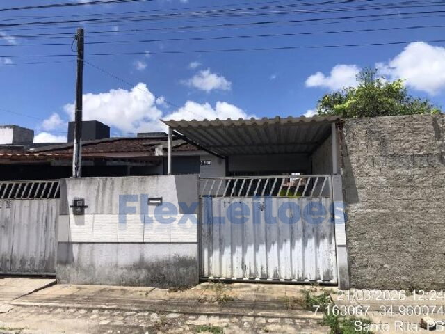 Casa com 2 Quartos e 2 Banheiros - 66m² de Área