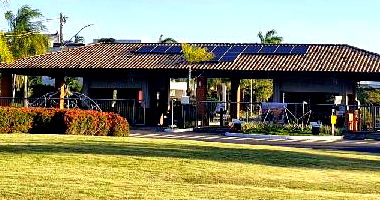Casa com 4 Quartos e Varanda em Alphaville Litoral Norte