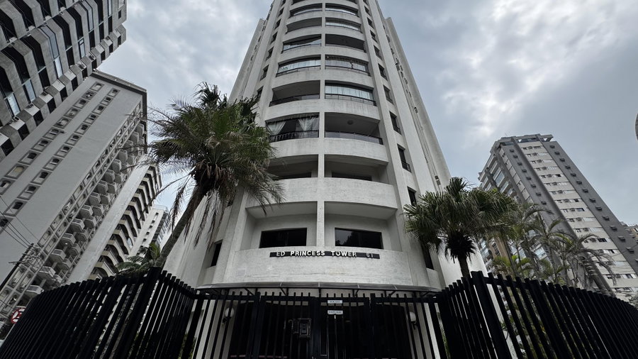 Apartamento em Pitangueiras com 0 quartos e 0 banheiros