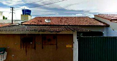 Casa desocupada com 5 quartos, 4 suítes, 8 vagas e área de lazer completa