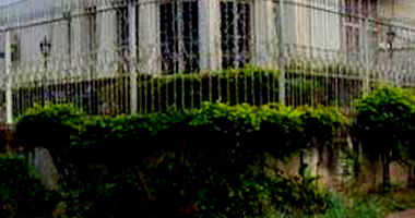 Casa espaçosa com 4 quartos, 5 banheiros e 300 m² construída, ocupada