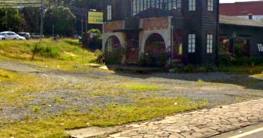 Terreno urbano com benfeitorias em Canela