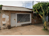 Fração ideal de 50% sobre terreno com casa e um ponto comercial