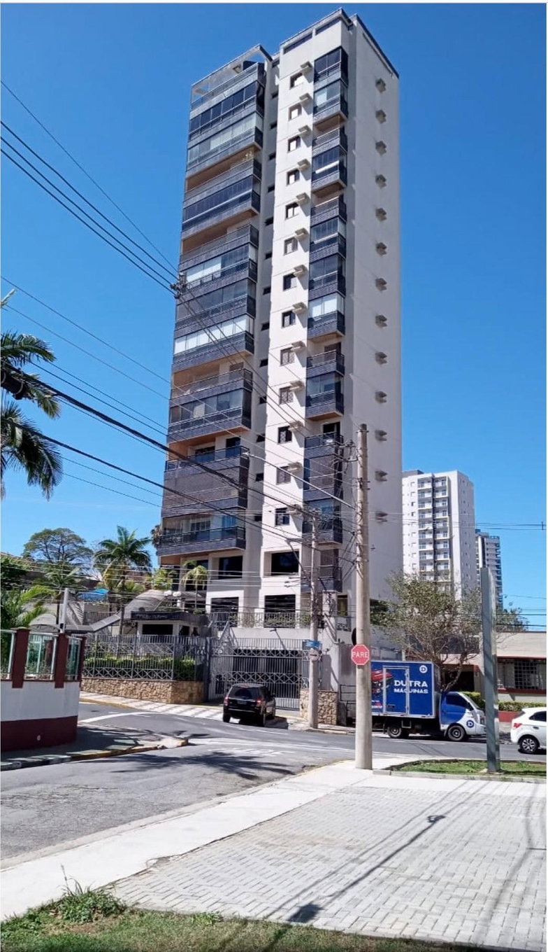 Apartamento com 3 quartos, 160,91m², 3 vagas
