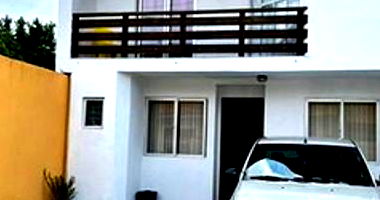 Sobrado com 3 Quartos em Condomínio Fechado