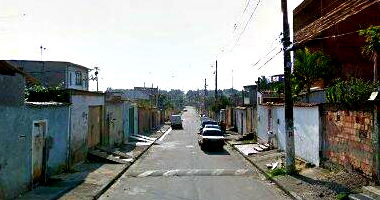 Casa com 1 quarto, banheiro, sala, cozinha e 1 vaga de garagem