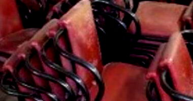 Cadeiras Cor Vinho - 110 Unidades