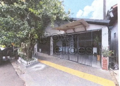Casa ocupada com 269,91 m² em 2 pavimentos