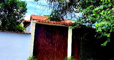 Casa com 2 quartos, 1 banheiro, sala, cozinha e 1 vaga
