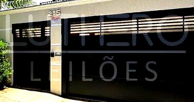 Sobrado com Área Gourmet, Piscina e 3 Dormitórios em Lins/SP