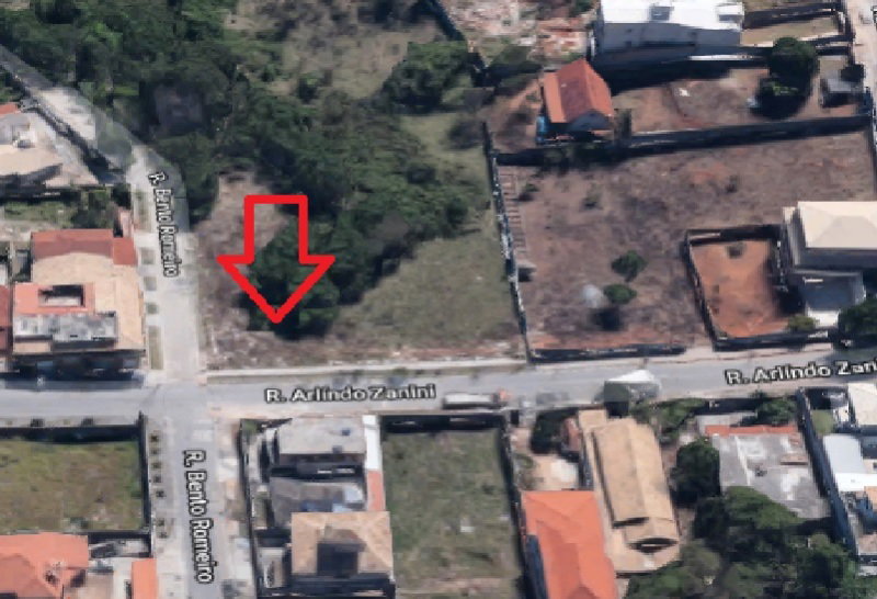 Terreno com 660,70m² na Rua Bento Romero, Bairro Trevo